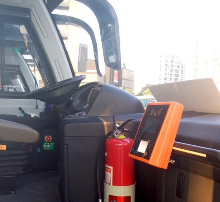 Производители автоматов для продажи автобусных билетов: устройства для сканирования лиц и QR-кодов.