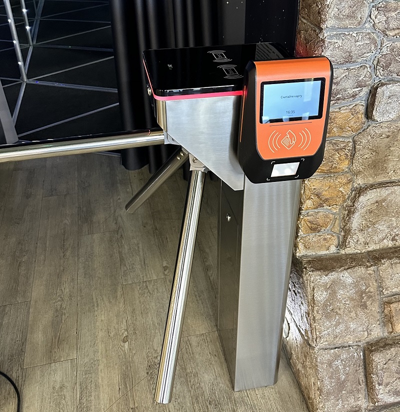 Metro Card Payment Device